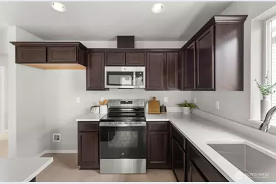 7427 45th Place NE, Marysville, WA 98270 - Photo 7