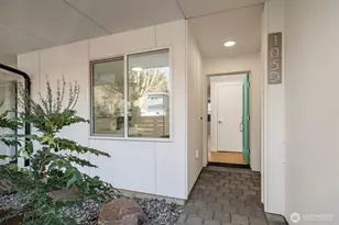 105 NW 39th St, Seattle, WA 98107 - Photo 3