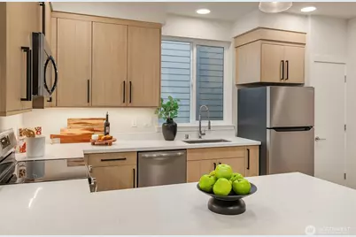 105 NW 39th Street #D, Seattle, WA 98107 - Photo 13