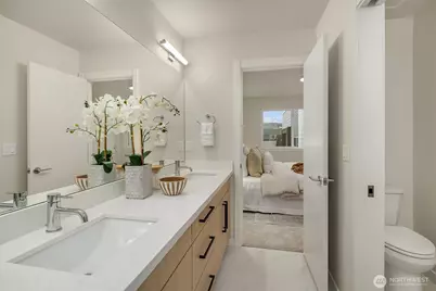 105 NW 39th Street #D, Seattle, WA 98107 - Photo 17