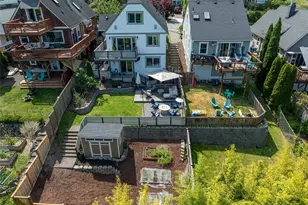 1070 25th Ave E, Seattle, WA 98112 - Photo 3