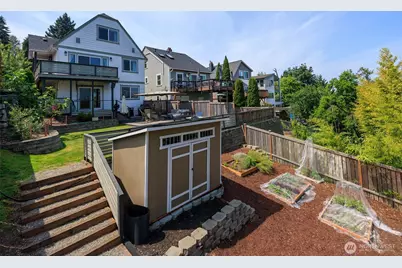 1070 25th Avenue E, Seattle, WA 98112 - Photo 37