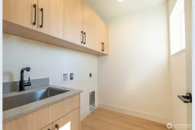 2626 58th Avenue SW #B, Seattle, WA 98116 - Photo 25