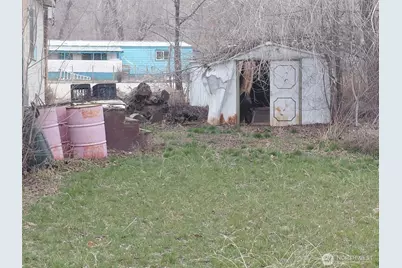 2528 Monroe Avenue, Bridgeport, WA 98813 - Photo 5