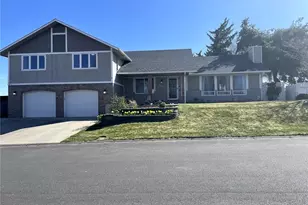 511 Reed St E, Zillah, WA 98953 - Photo 1