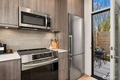 6710 36th Avenue SW #B, Seattle, WA 98126 - Photo 13