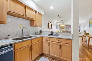 1011 Bancroft St, Bellingham, WA 98225 - Photo 5