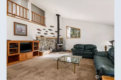 2047 Briarwood Drive, Oak Harbor, WA 98277 - Photo 3