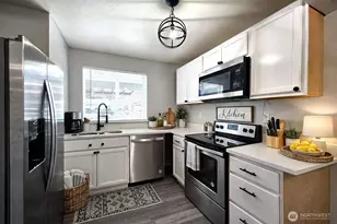 10318 15th Ave Ct E, Tacoma, WA 98445 - Photo 3