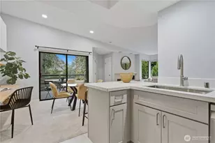 1354 Bellevue Way NE, Bellevue, WA 98004 - Photo 19