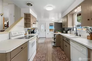 13001 2nd Ave Ct E, Tacoma, WA 98445 - Photo 11