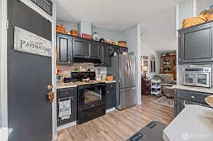 10716 61st St E, Puyallup, WA 98372 - Photo 11