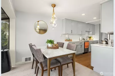 507 Howe Street #A, Seattle, WA 98109 - Photo 5