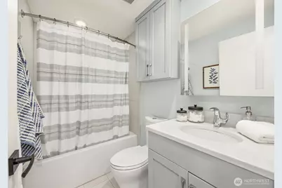 507 Howe Street #A, Seattle, WA 98109 - Photo 13