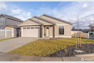 2566 5th St SE, East Wenatchee, WA 98802 - Photo 1