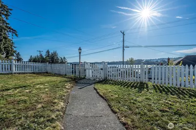 1137 Jacobsen Boulevard, Bremerton, WA 98310 - Photo 7