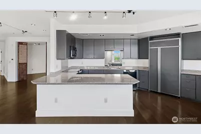 745 Bellevue Avenue E #402, Seattle, WA 98102 - Photo 17