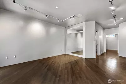 745 Bellevue Avenue E #402, Seattle, WA 98102 - Photo 31