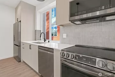 9020 13th Avenue NW #B, Seattle, WA 98117 - Photo 5