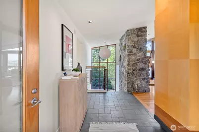 12857 SE 45th Pl, Bellevue, WA 98006 - Photo 3