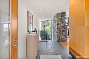 12857 SE 45th Pl, Bellevue, WA 98006 - Photo 3