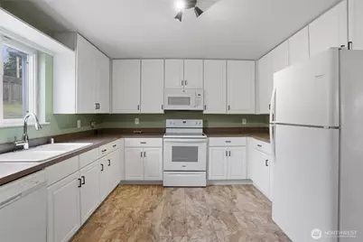 403 S Lafayette Avenue, Bremerton, WA 98312 - Photo 15