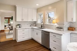 5701 30th Ave NE, Seattle, WA 98105 - Photo 11