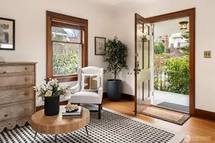 5701 30th Ave NE, Seattle, WA 98105 - Photo 3