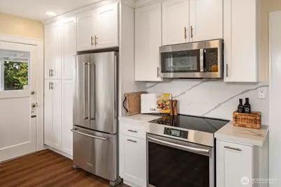 5701 30th Avenue NE, Seattle, WA 98105 - Photo 13