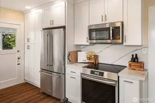 5701 30th Ave NE, Seattle, WA 98105 - Photo 13