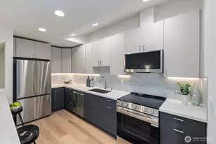 1004 N 48th St, Seattle, WA 98103 - Photo 11