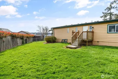 801 Walker Avenue, Oak Harbor, WA 98277 - Photo 3