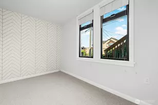 7818 Stroud Ave N, Seattle, WA 98103 - Photo 21