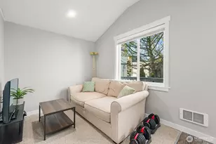 7818 Stroud Ave N, Seattle, WA 98103 - Photo 27