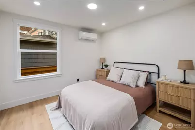 5520 Brooklyn Avenue NE, Seattle, WA 98105 - Photo 11