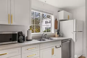 23325 Cedar Way, Mountlake Terrace, WA 98043 - Photo 13