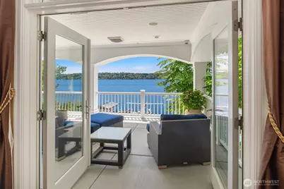 8233 W Mercer Way, Mercer Island, WA 98040 - Photo 31