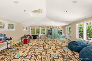 8233 W Mercer Way, Mercer Island, WA 98040 - Photo 25