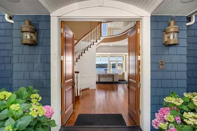 8233 W Mercer Way, Mercer Island, WA 98040 - Photo 7