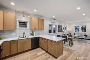 1004 N 48th St, Seattle, WA 98103 - Photo 5