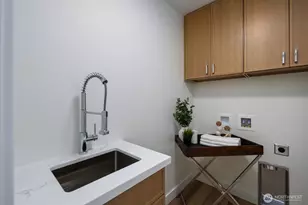 1004 N 48th St, Seattle, WA 98103 - Photo 23