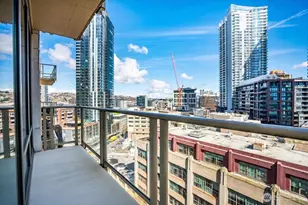 910 Lenora St, Seattle, WA 98121 - Photo 7