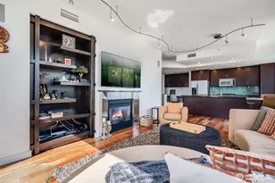 910 Lenora St, Seattle, WA 98121 - Photo 15