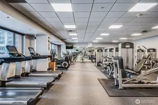 910 Lenora St, Seattle, WA 98121 - Photo 33