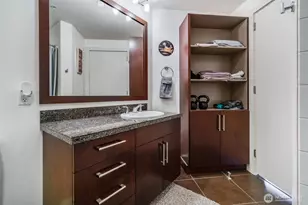 910 Lenora St, Seattle, WA 98121 - Photo 21