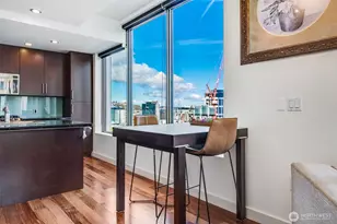 910 Lenora St, Seattle, WA 98121 - Photo 11