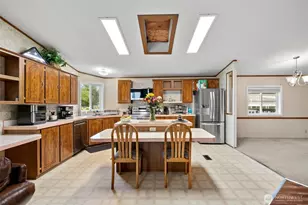 139 NE Saturn Ln, Bremerton, WA 98311 - Photo 7