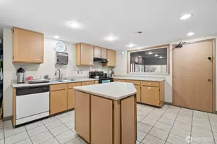 139 NE Saturn Ln, Bremerton, WA 98311 - Photo 35