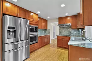 13009 SE 49th St, Bellevue, WA 98006 - Photo 7