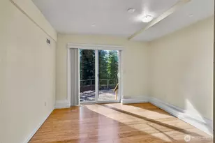 13009 SE 49th St, Bellevue, WA 98006 - Photo 17